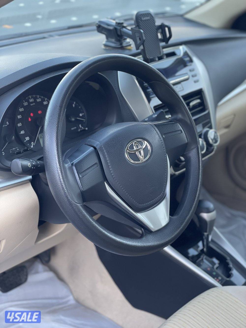 للبيع تويوتا يارس موديل 20206