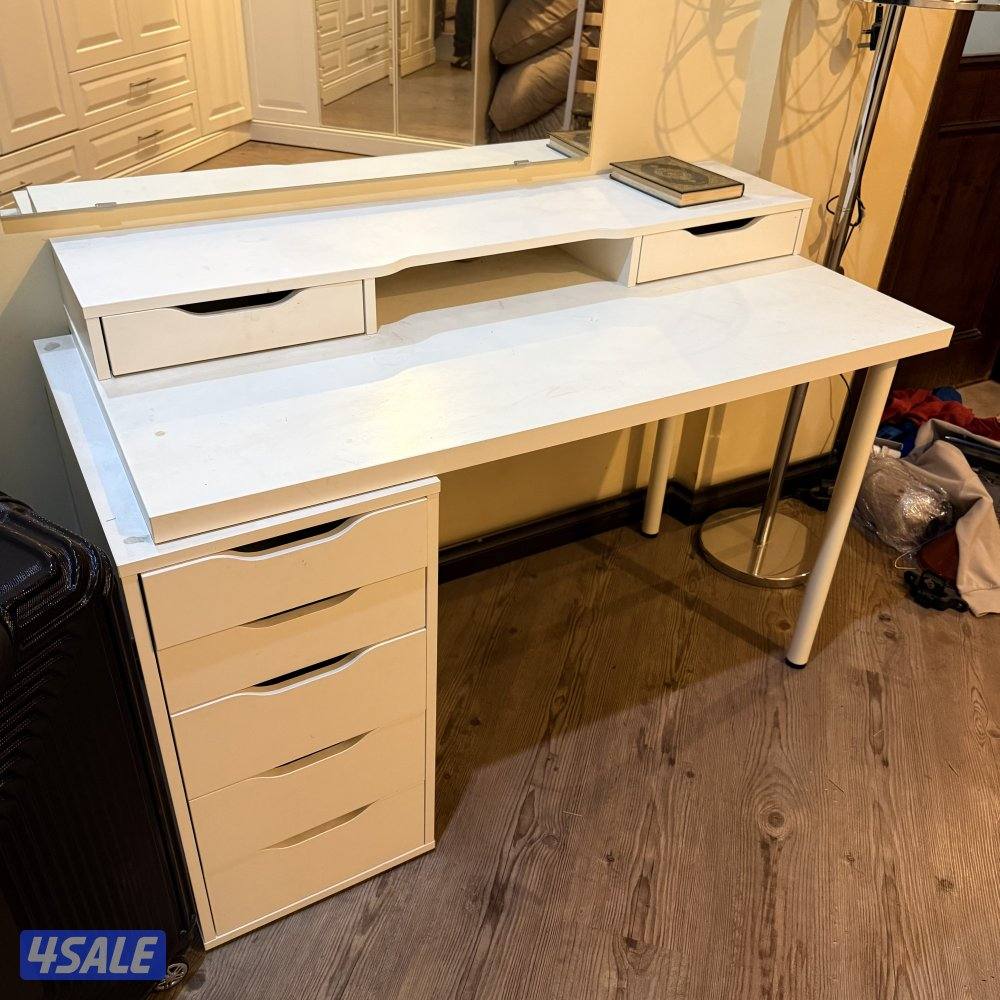 للبيع طاولات وكراسي2