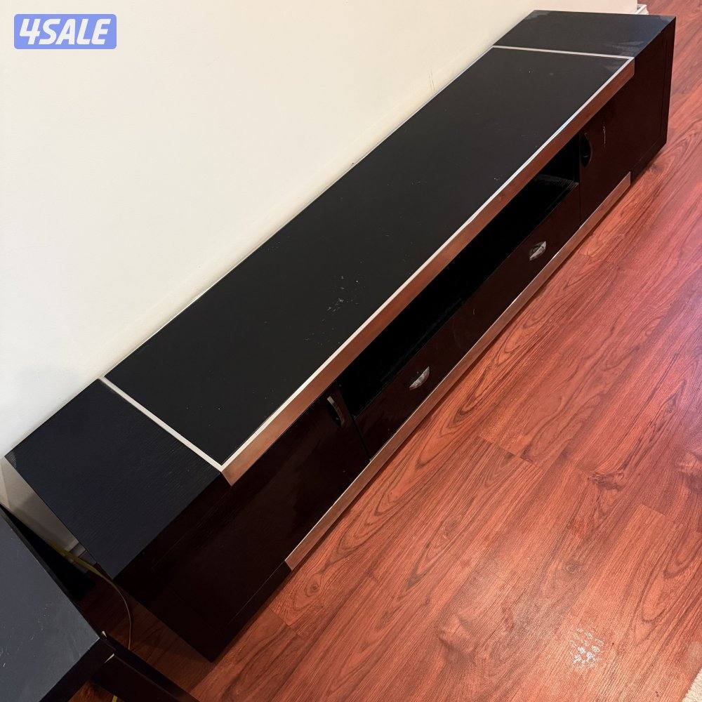 للبيع طاولات وكراسي5