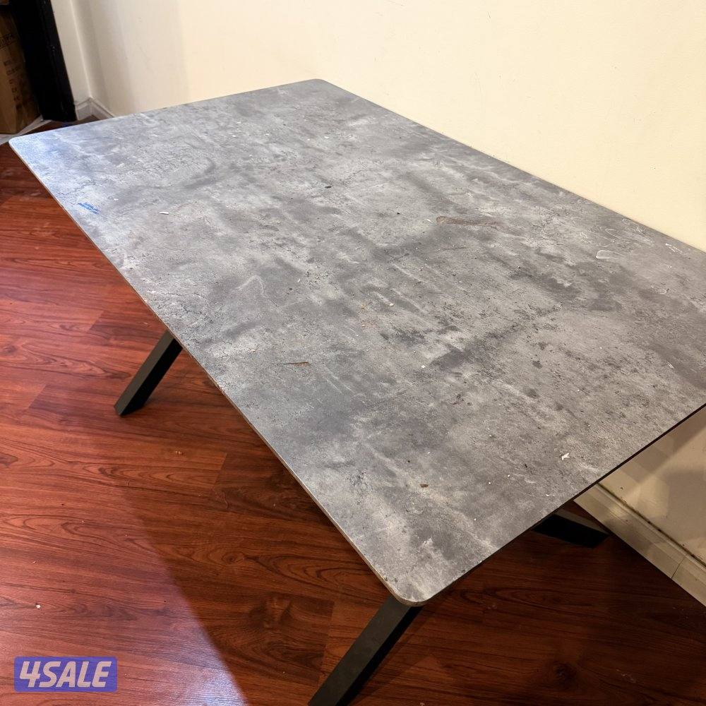 للبيع طاولات وكراسي6