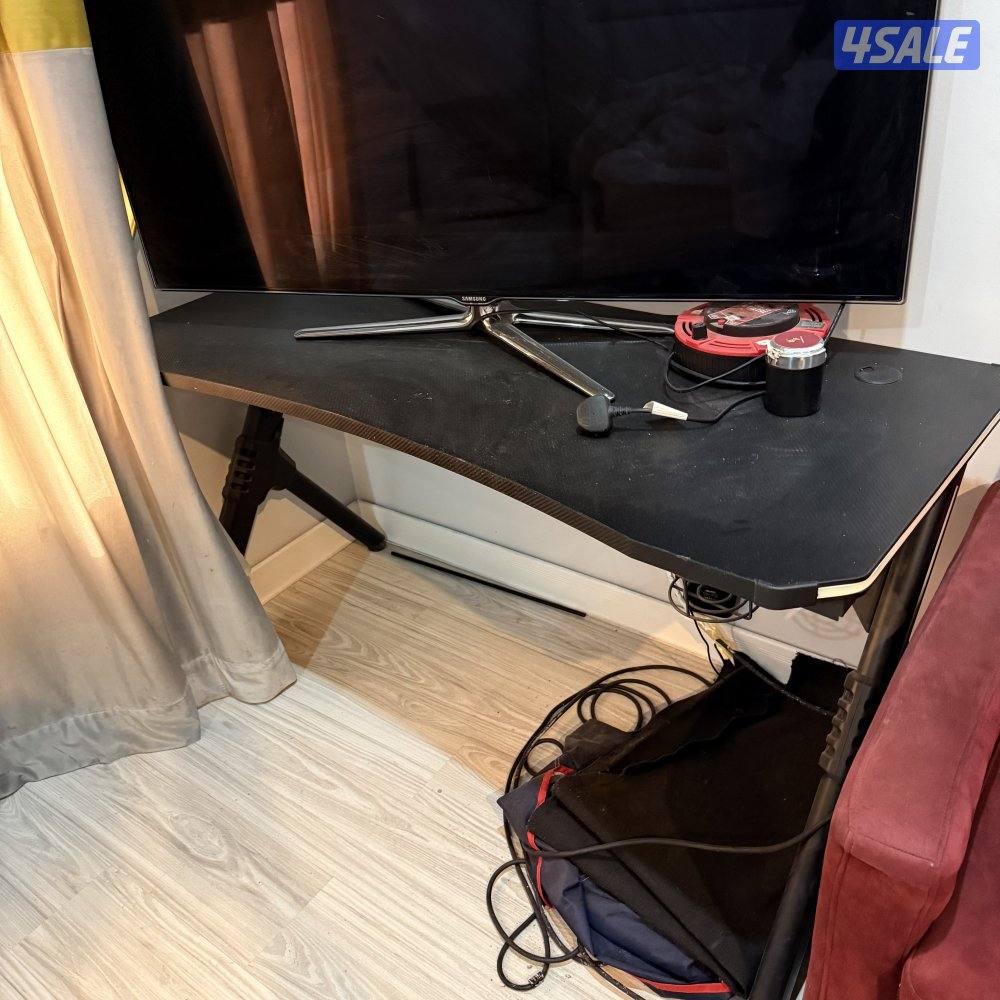 للبيع طاولات وكراسي7