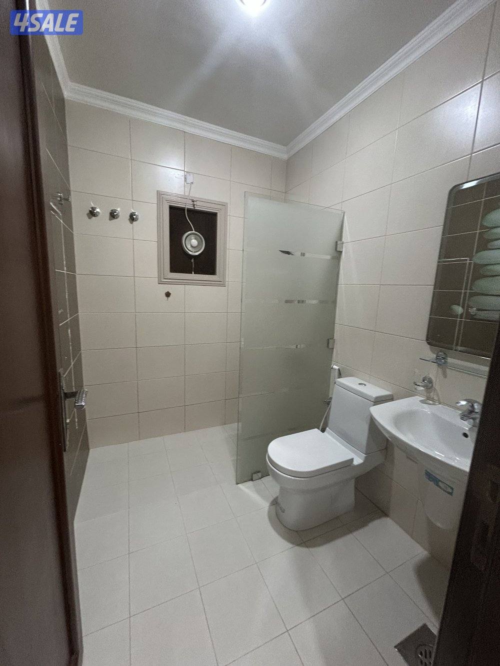 بالجابريه دوركبيييير مع غرفه سواق  ٤غ (٢منهم ماستر) وصاله و٤حمام2