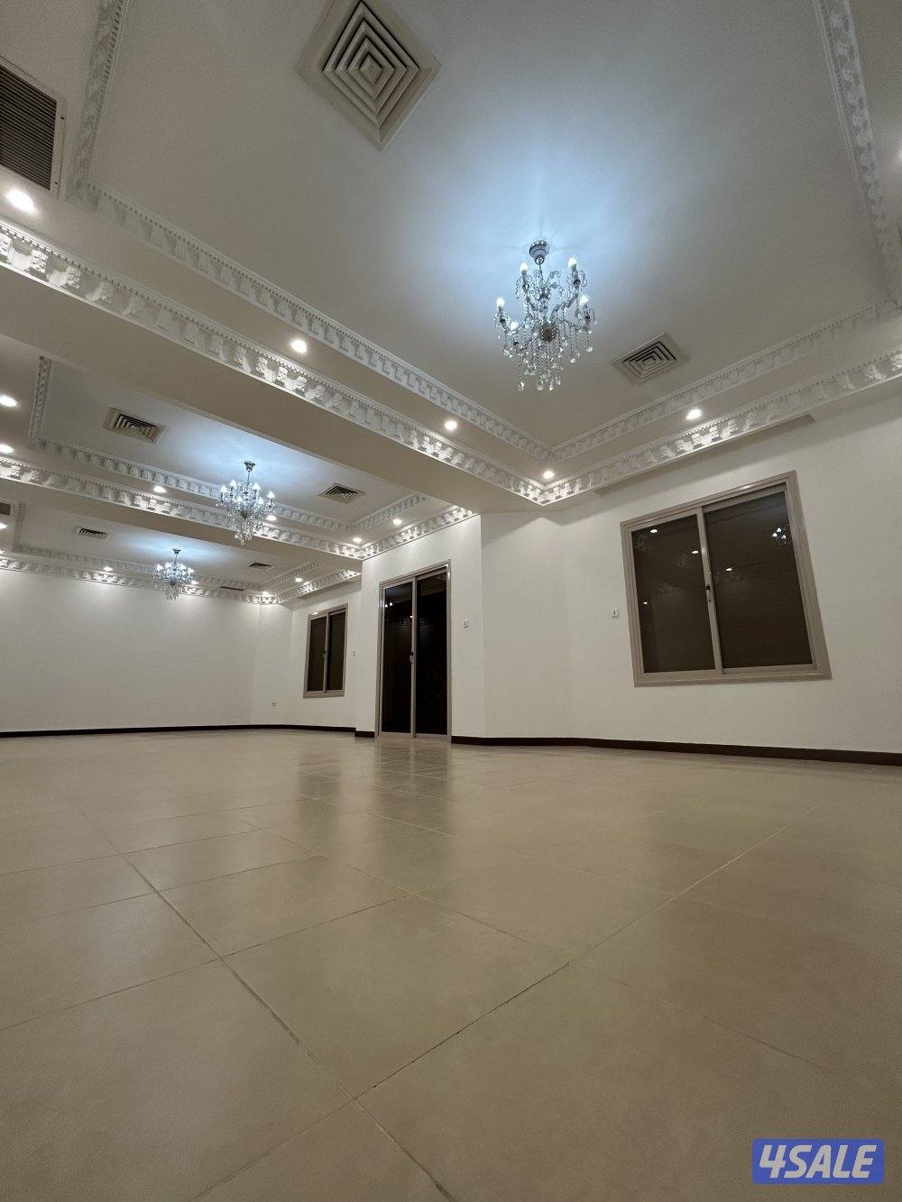 بالجابريه دوركبيييير مع غرفه سواق  ٤غ (٢منهم ماستر) وصاله و٤حمام3