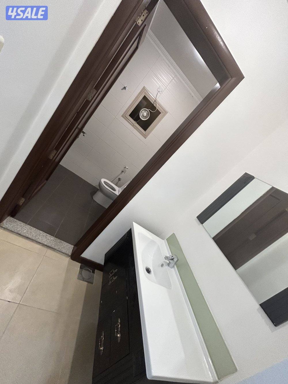 بالجابريه دور كبيييير مع بالكون مع غرفه ساواق٤غ وعوامله.3