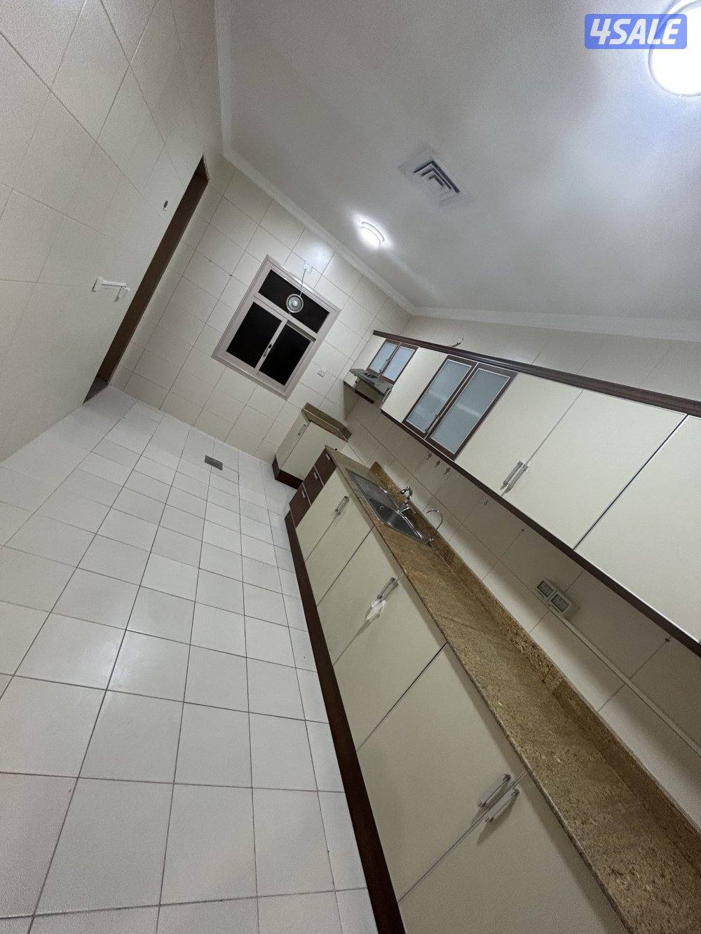 بالجابريه دور كبيييير مع بالكون مع غرفه ساواق٤غ وعوامله.6