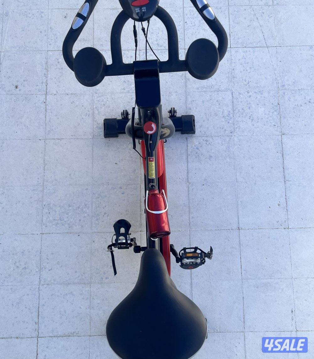 دراجة ثابته نظيفه جداً استعمال خفيف3