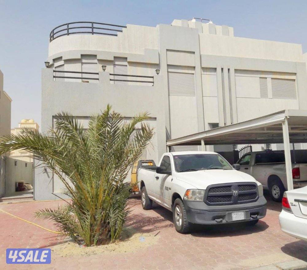 للبيع قسيمه بصباح الاحمد شارع واحد وبطن وظهر  وشارع وسكه جانبيه2