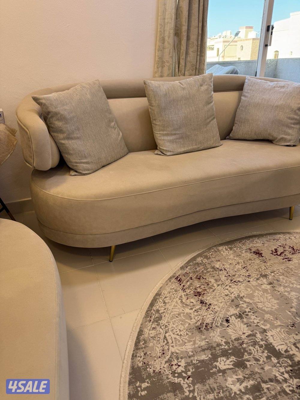 كنب أنيق 6 أشخاص بحالة ممتازة للبيع1