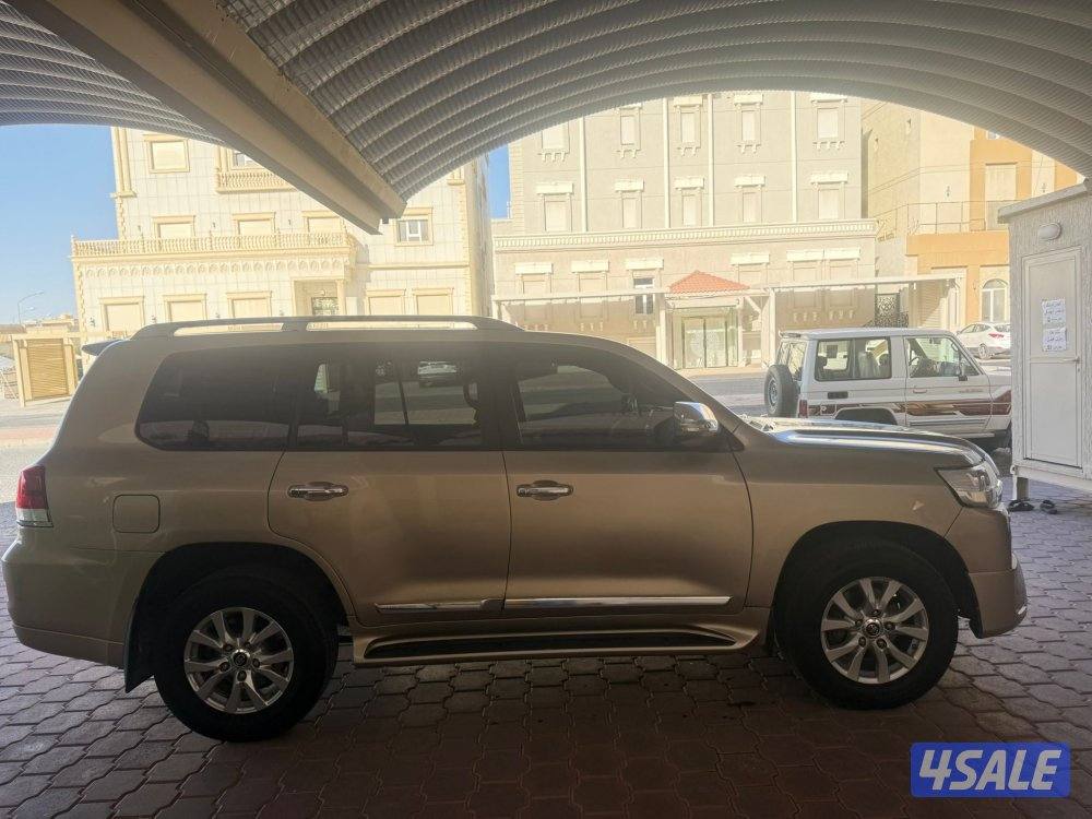 للبيع لاندكروزر 20164