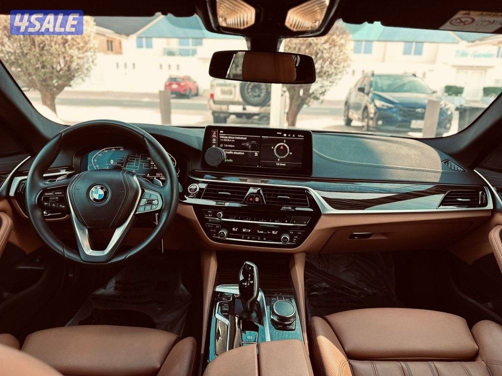 للبيع BMW520i/20238