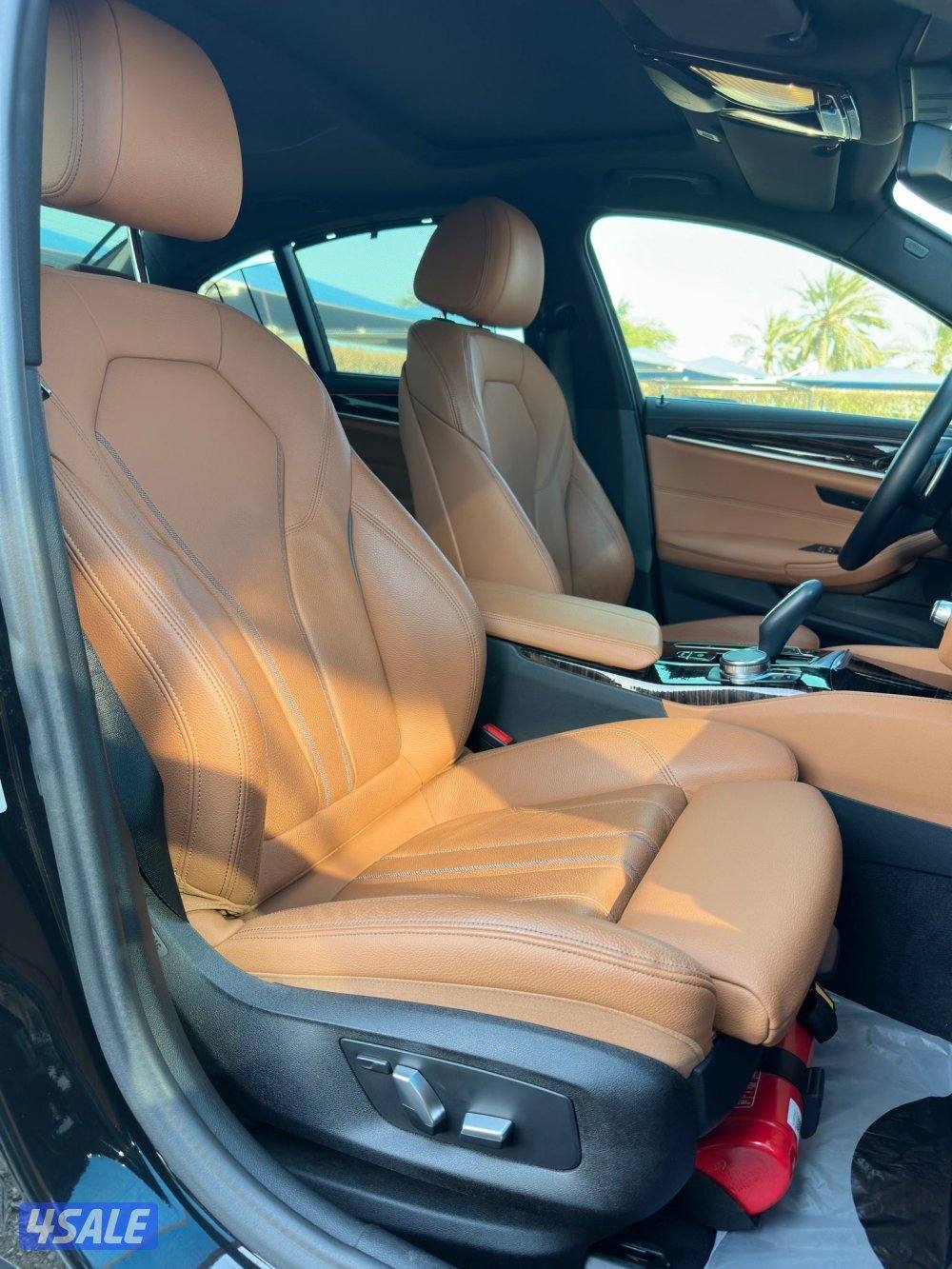 للبيع BMW520i/20239