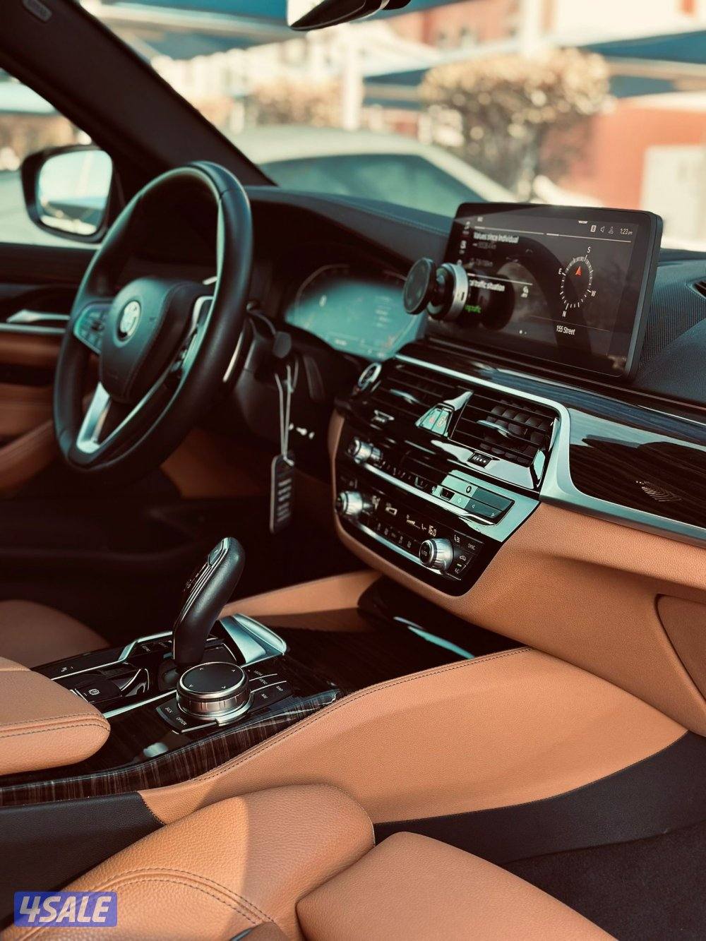 للبيع BMW520i/202314