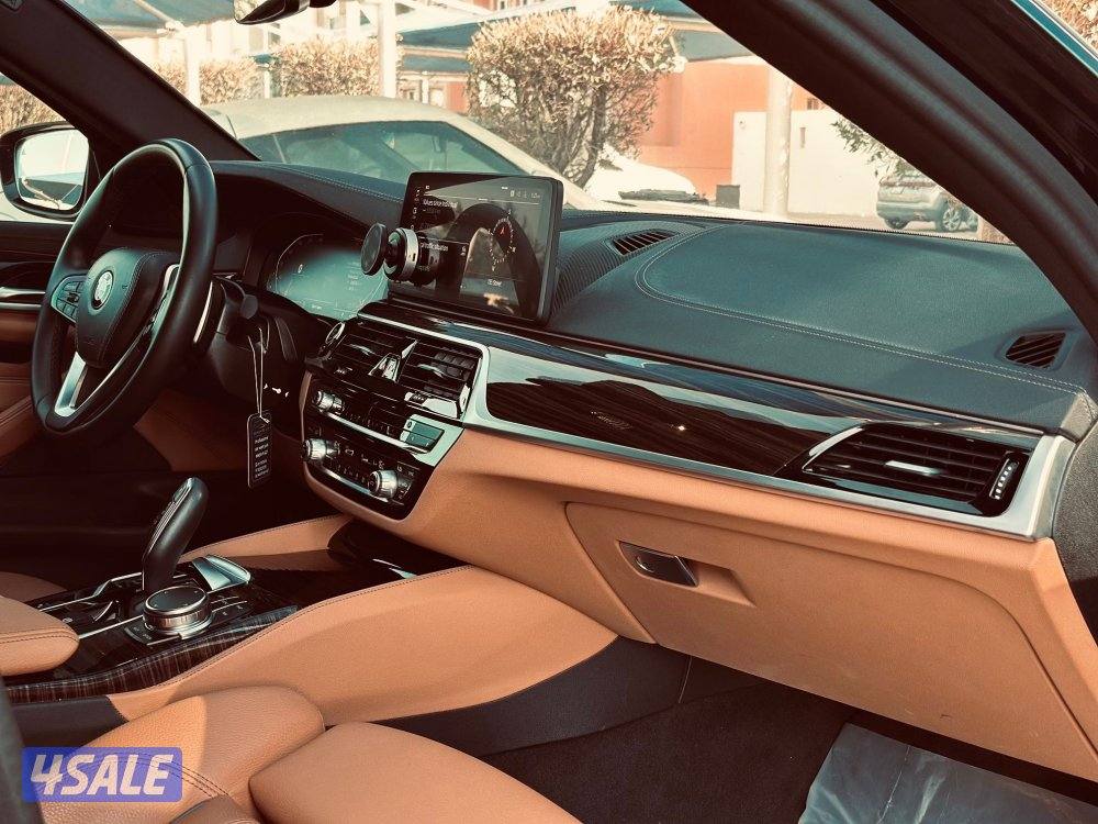 للبيع BMW520i/202315