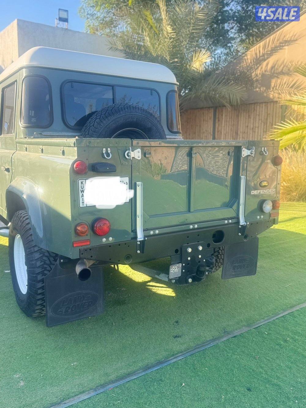 للبيع ديفندر ١١٠  موديل ٢٠١٠2