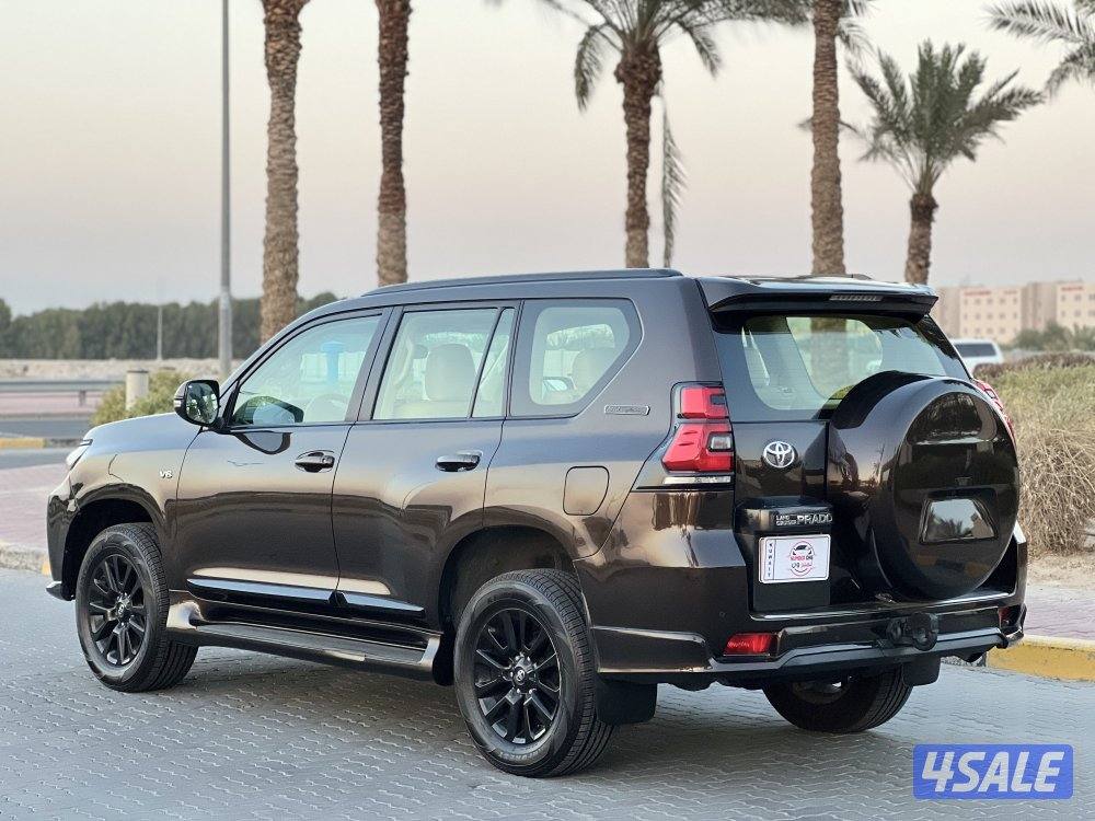 للبيع برادو VX 6 موديل 2021 بلاك اديشن3