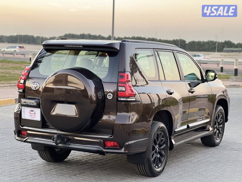 للبيع برادو VX 6 موديل 2021 بلاك اديشن4