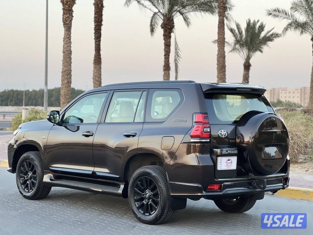 للبيع برادو VX 6 موديل 2021 بلاك اديشن9