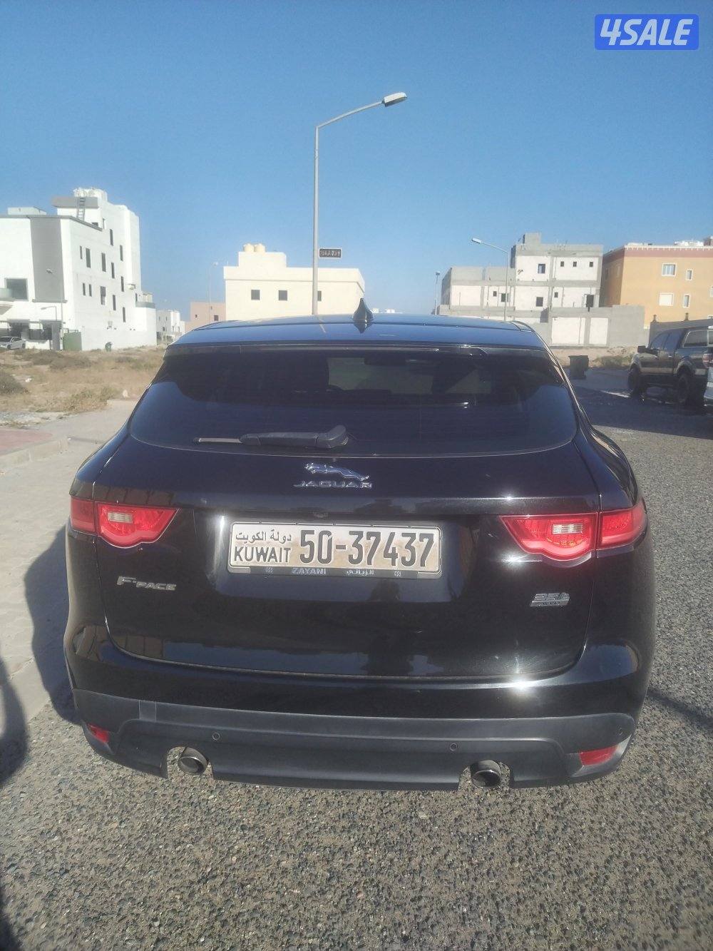 للبيع جاكوار F-Pace 25T كامل المواصفات ماشي 111 ألف1