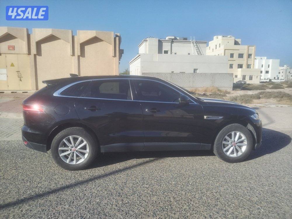 للبيع جاكوار F-Pace 25T كامل المواصفات ماشي 111 ألف2