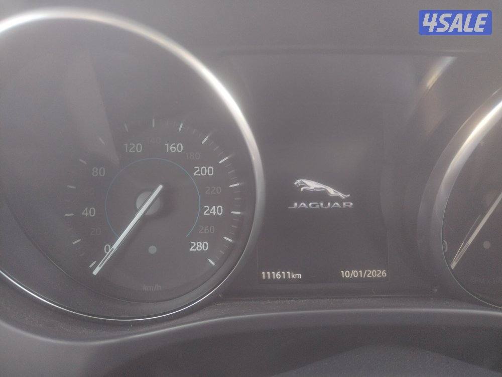 للبيع جاكوار F-Pace 25T كامل المواصفات ماشي 111 ألف4