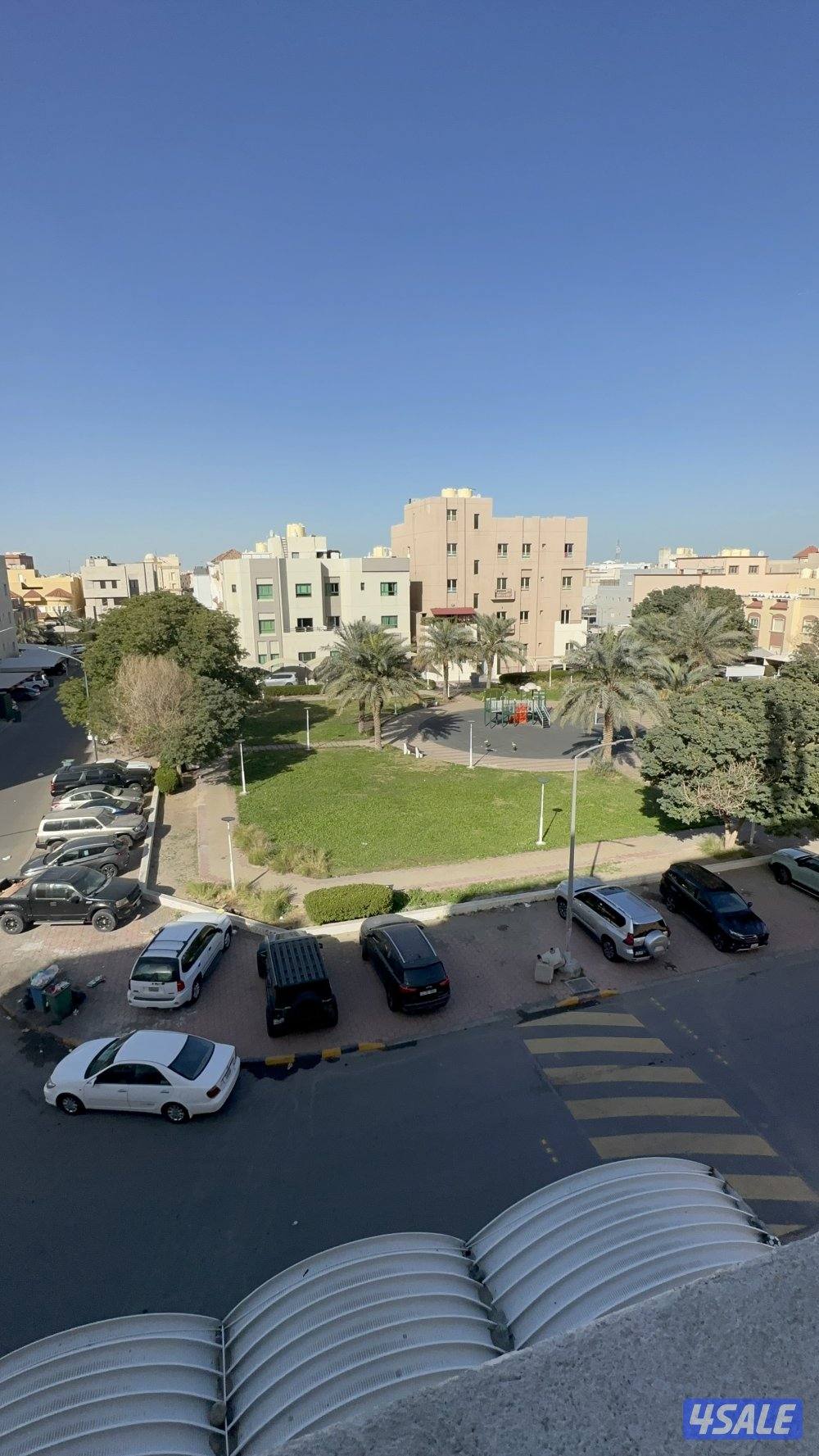 للايجار شقة بالعقيله مقابل الليوان مول0