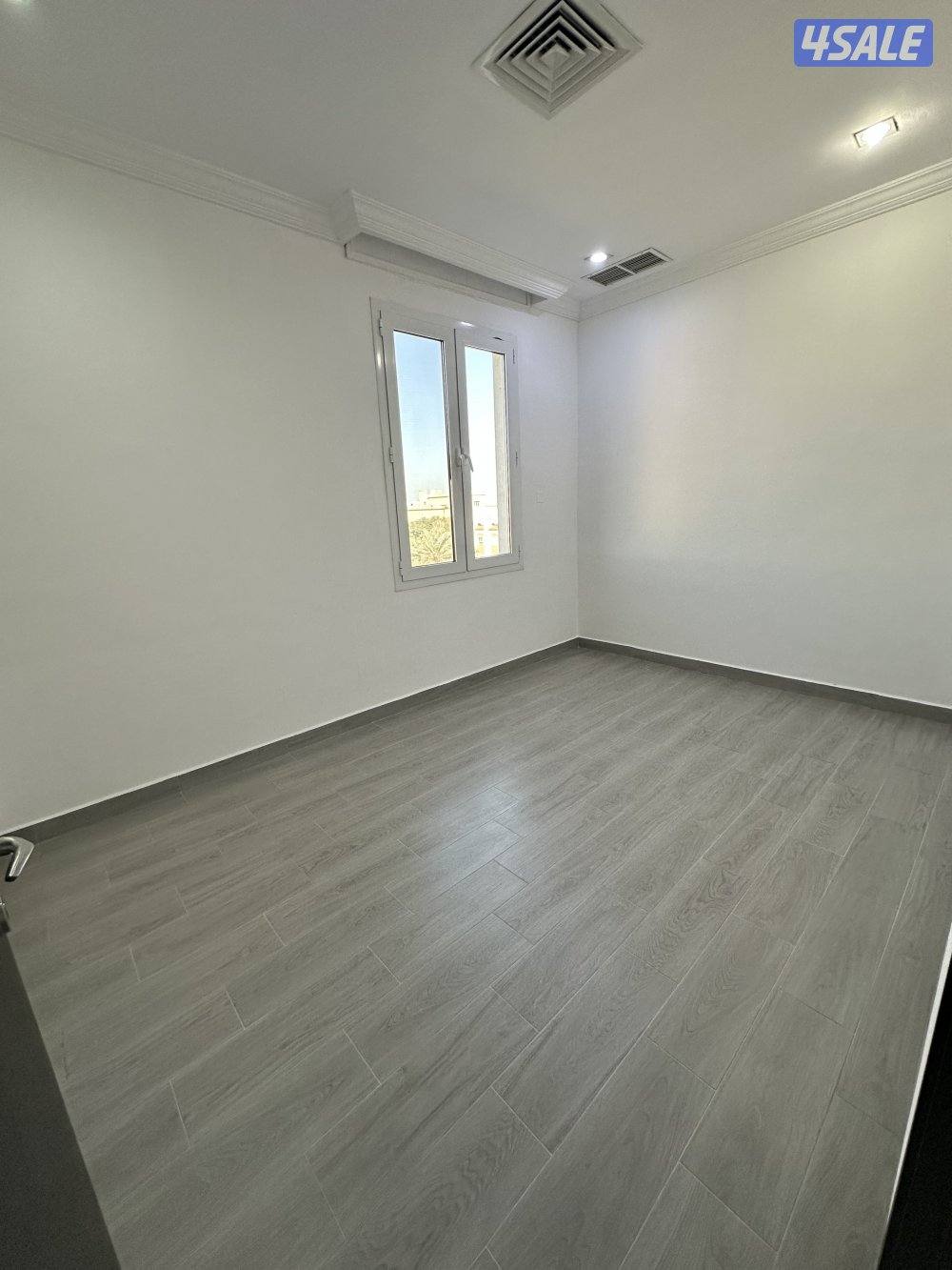 للايجار شقة بالعقيله مقابل الليوان مول7