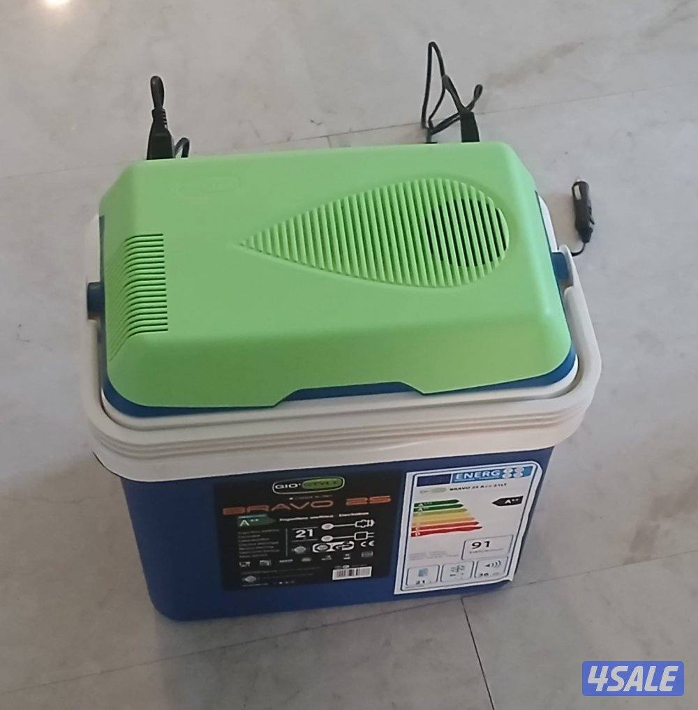 ثلاجه رحلات توصل بالسياره او البيت كهربا كالجديدة لم تستعمل الا مره4