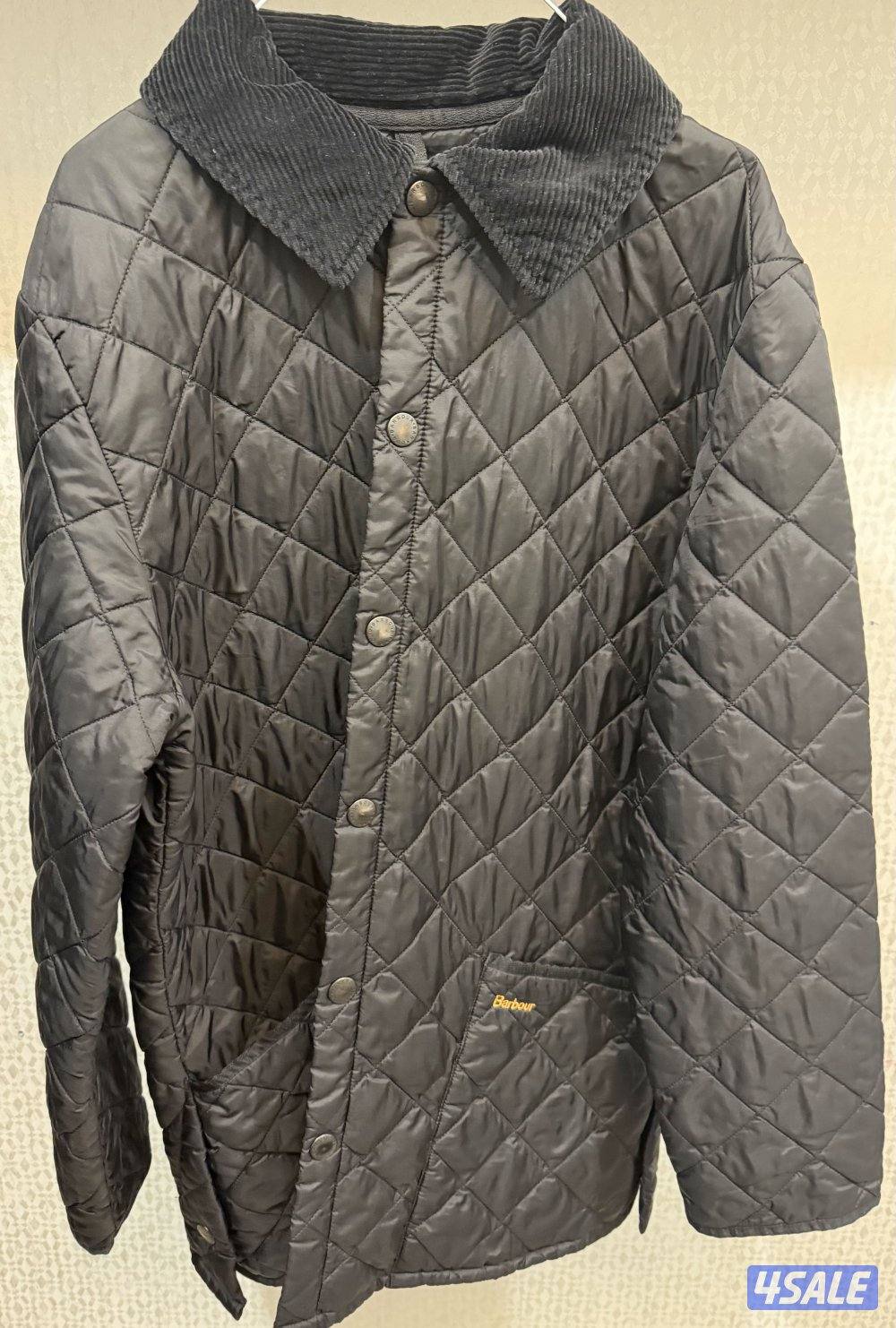 للبيع 3 جاكيتات مستعملين اقل من 5 مرات ونظاف0