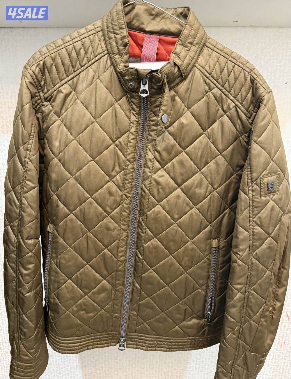 للبيع 3 جاكيتات مستعملين اقل من 5 مرات ونظاف4