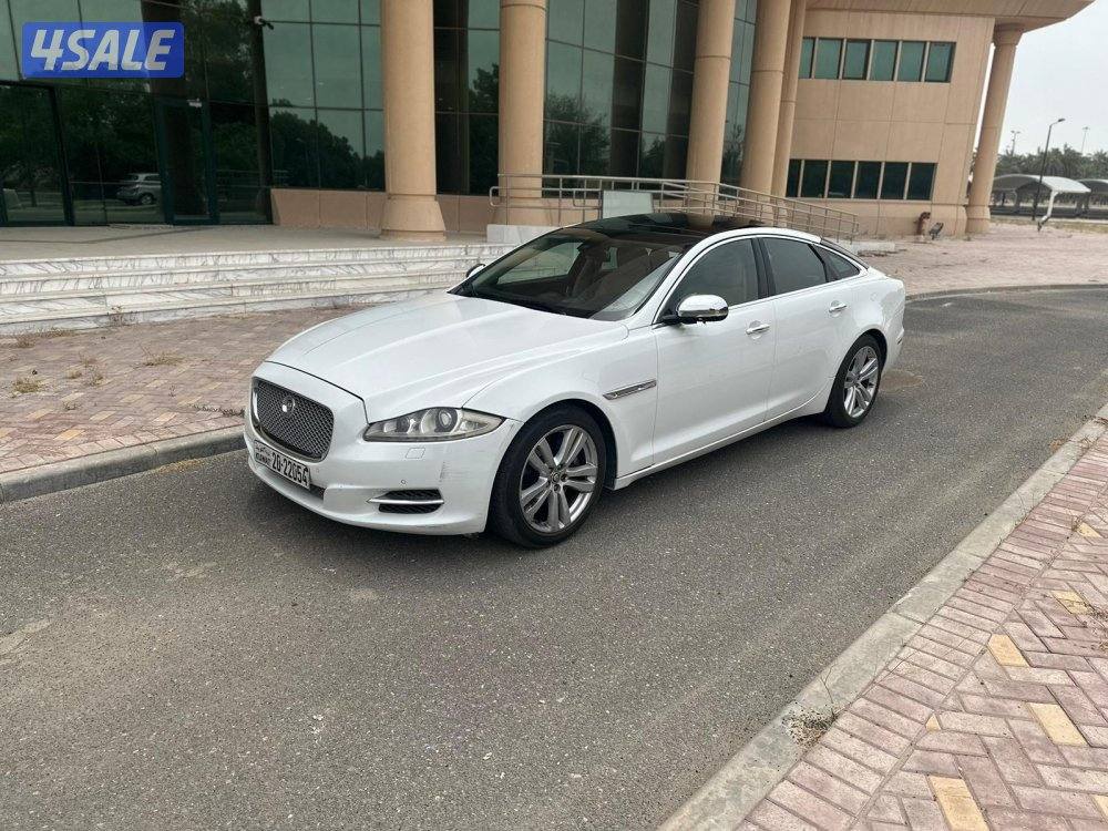 للبيع جاكوار XJ بانوراما موديل ٢٠١٢0