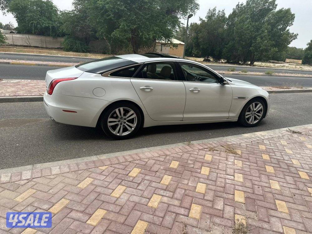 للبيع جاكوار XJ بانوراما موديل ٢٠١٢1