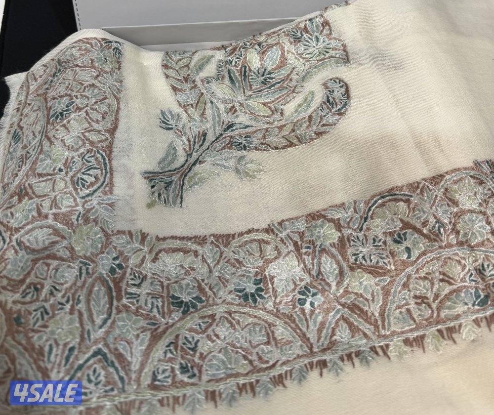 للبيع شال كشميري اصلي للي يحب الشي الفخم0