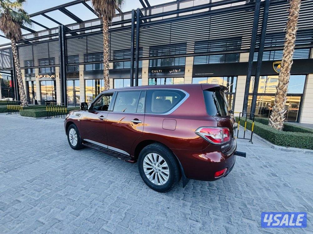 Nissan Patroal 4x4  V8 model 20197