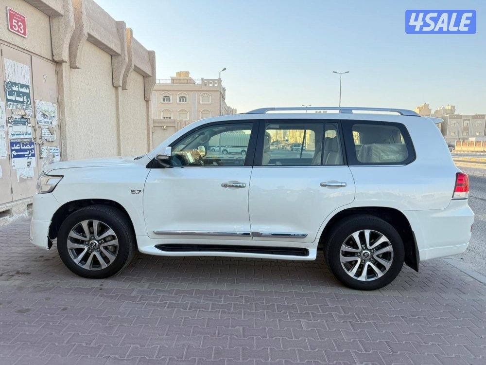لاند كروزر 2017 VXR صبغ الوكاله5