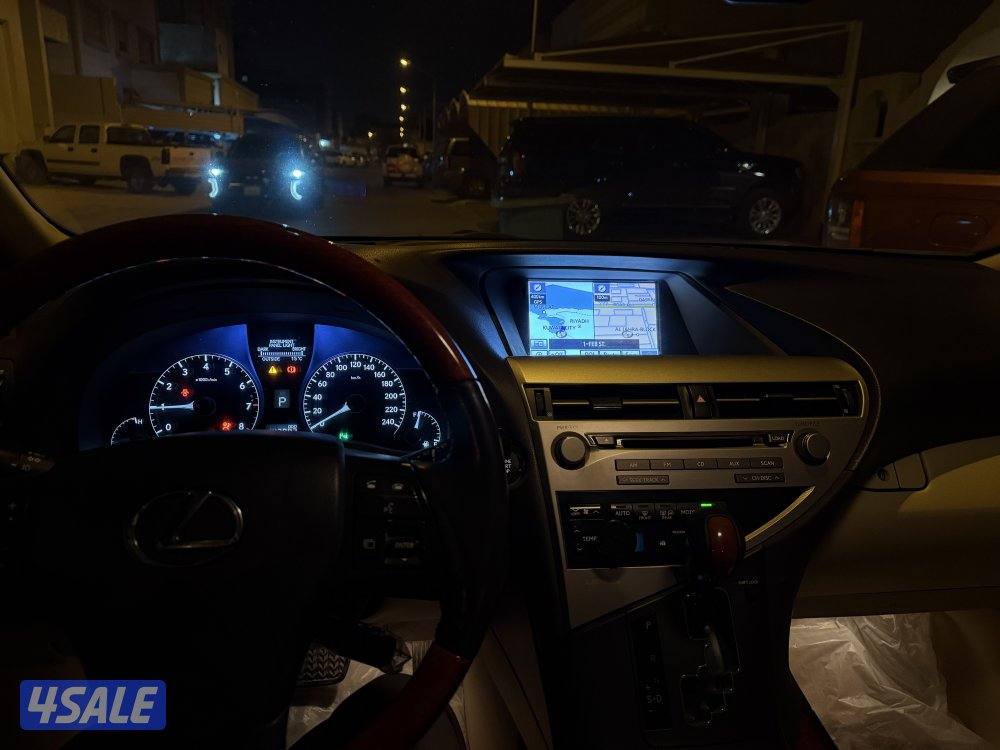 للبيع لكزسRX 2012 ماشي ١٤٢ الف4