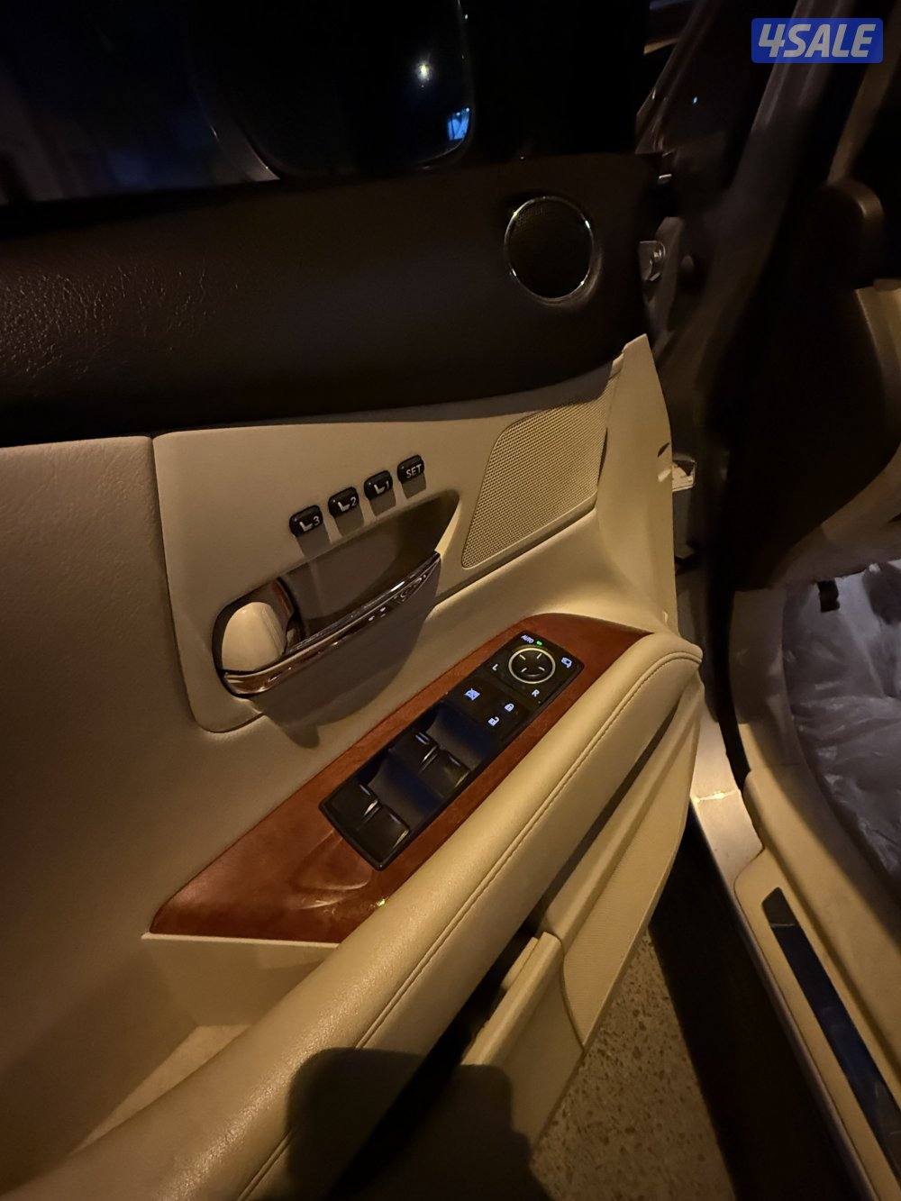 للبيع لكزسRX 2012 ماشي ١٤٢ الف7