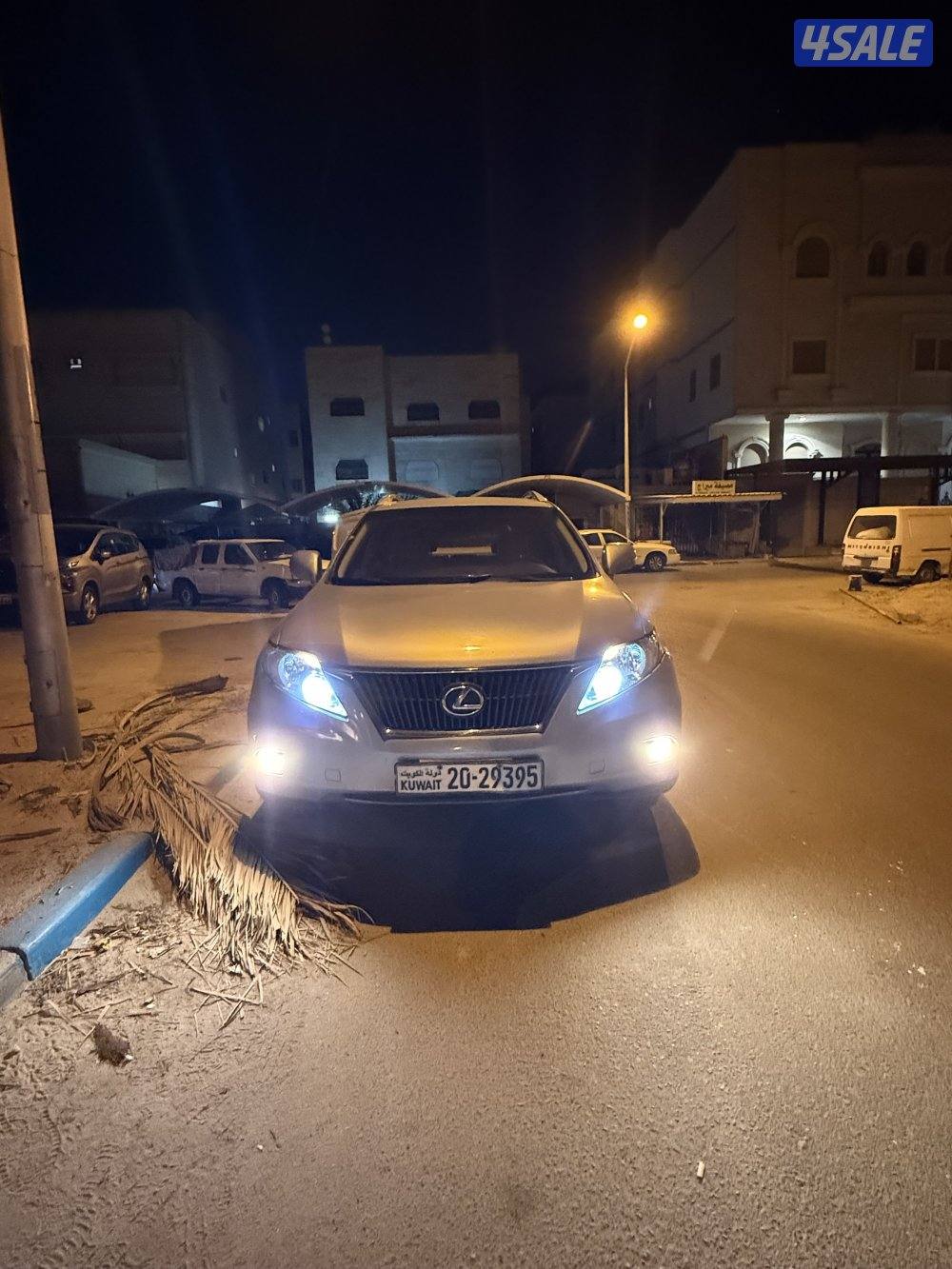 للبيع لكزسRX 2012 ماشي ١٤٢ الف12