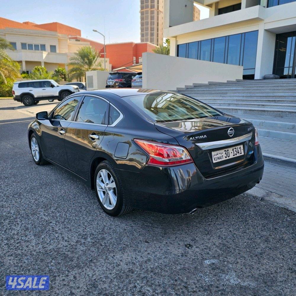 Nissan Altima 20135