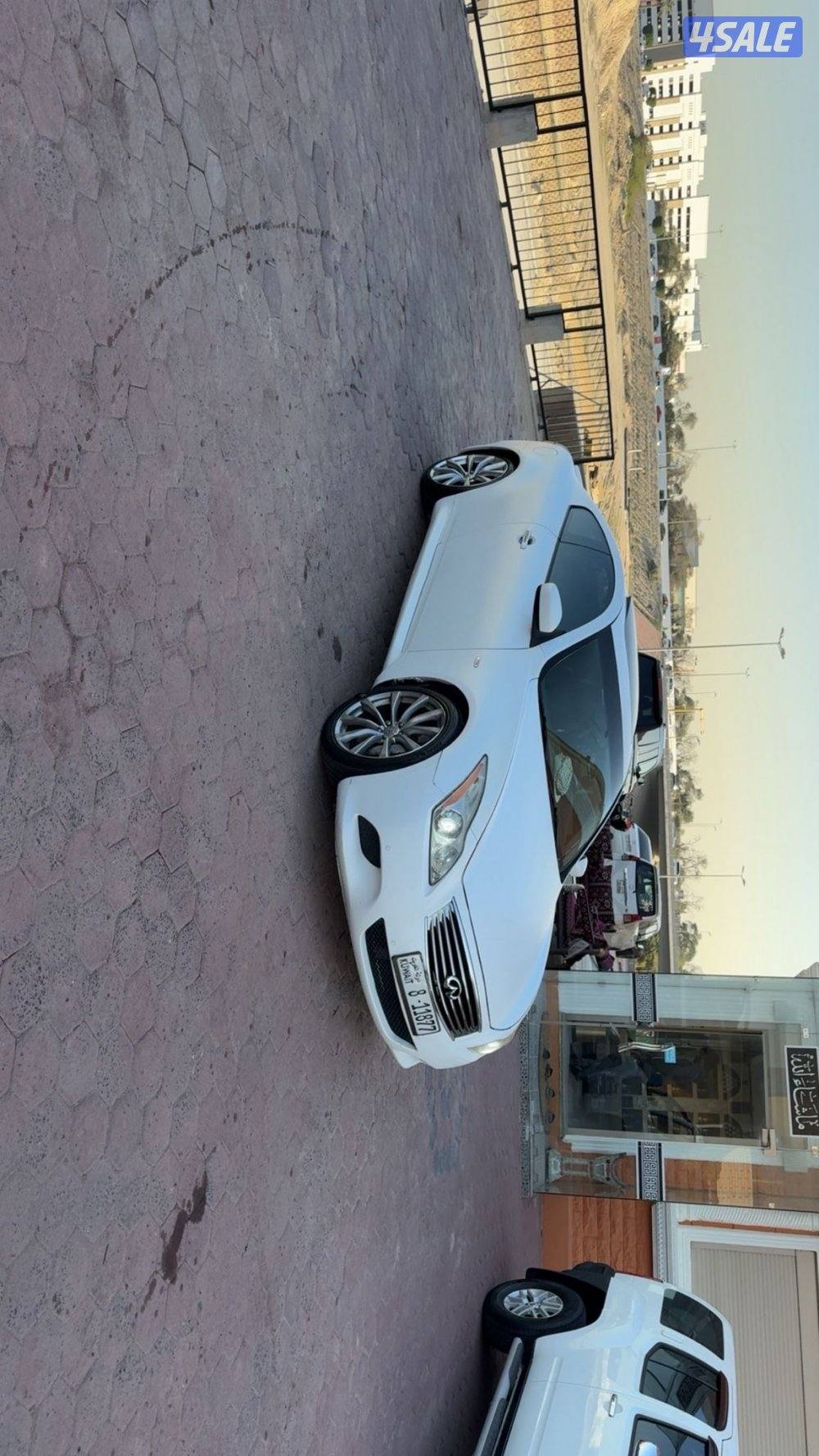 للبيع G37S10