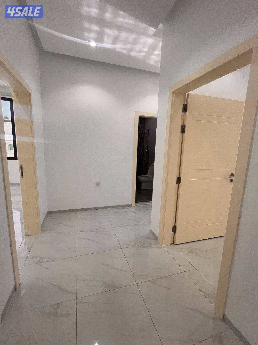 للايجار شقة راقيه كبيرة  عبارة عن اربع غرف ماستر6