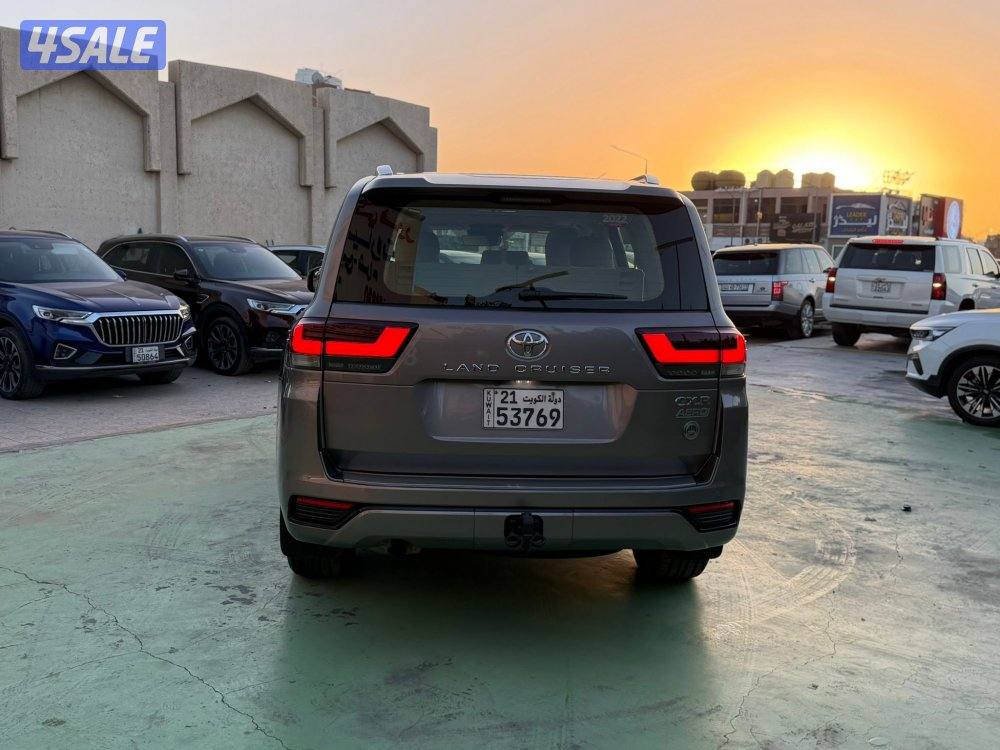 للبيع كاش أو اقساط لاند كروز 2022بدون تيربو3