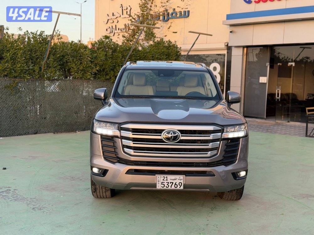 للبيع كاش أو اقساط لاند كروز 2022بدون تيربو7