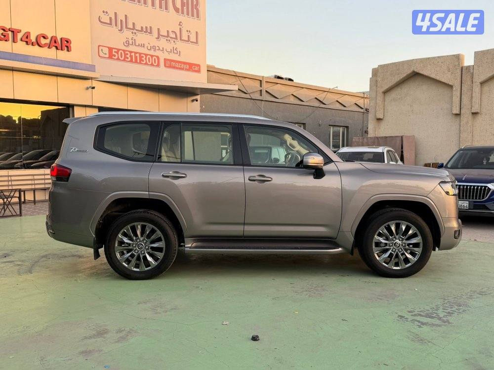 للبيع كاش أو اقساط لاند كروز 2022بدون تيربو1