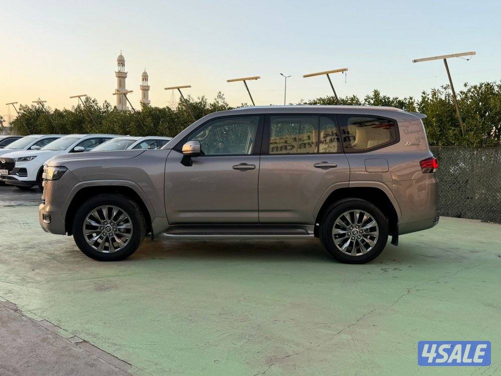 للبيع كاش أو اقساط لاند كروز 2022بدون تيربو5