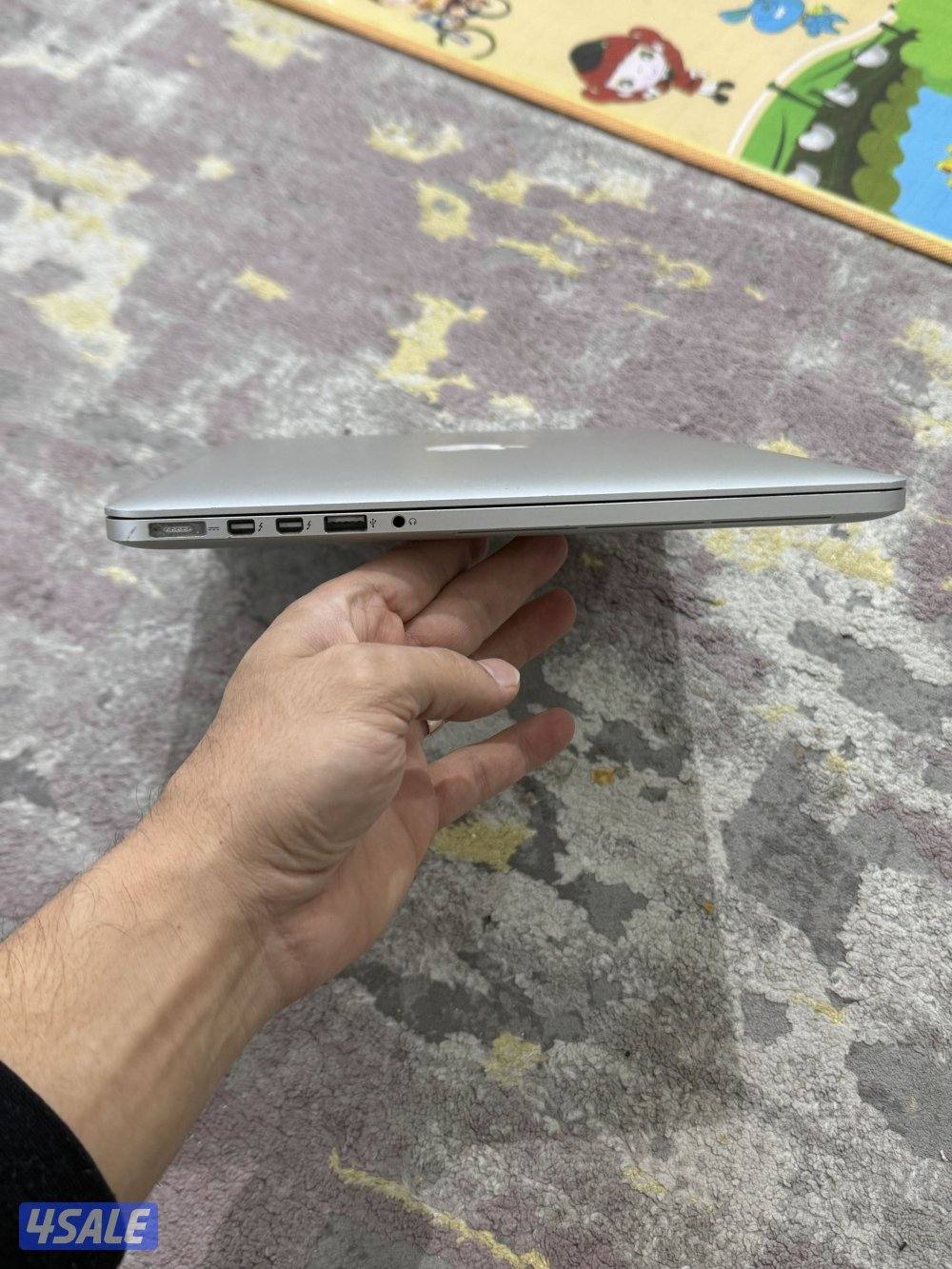 ماك بوك برو ١٥.٤ انش core i7 16gb ram 128gb ssd Retina display8