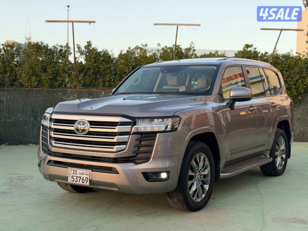 للبيع كاش أو اقساط لاند كروز 2022بدون تيربو10