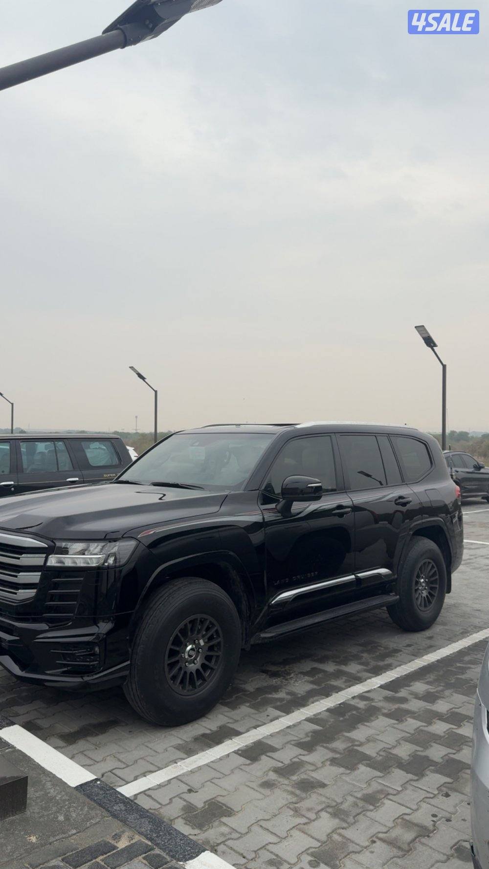 للبيع رنقات برايد درجة اولى ٦ براغي مع تواير بوالين ماكسس ٩٠٠/١٧ نظاف0