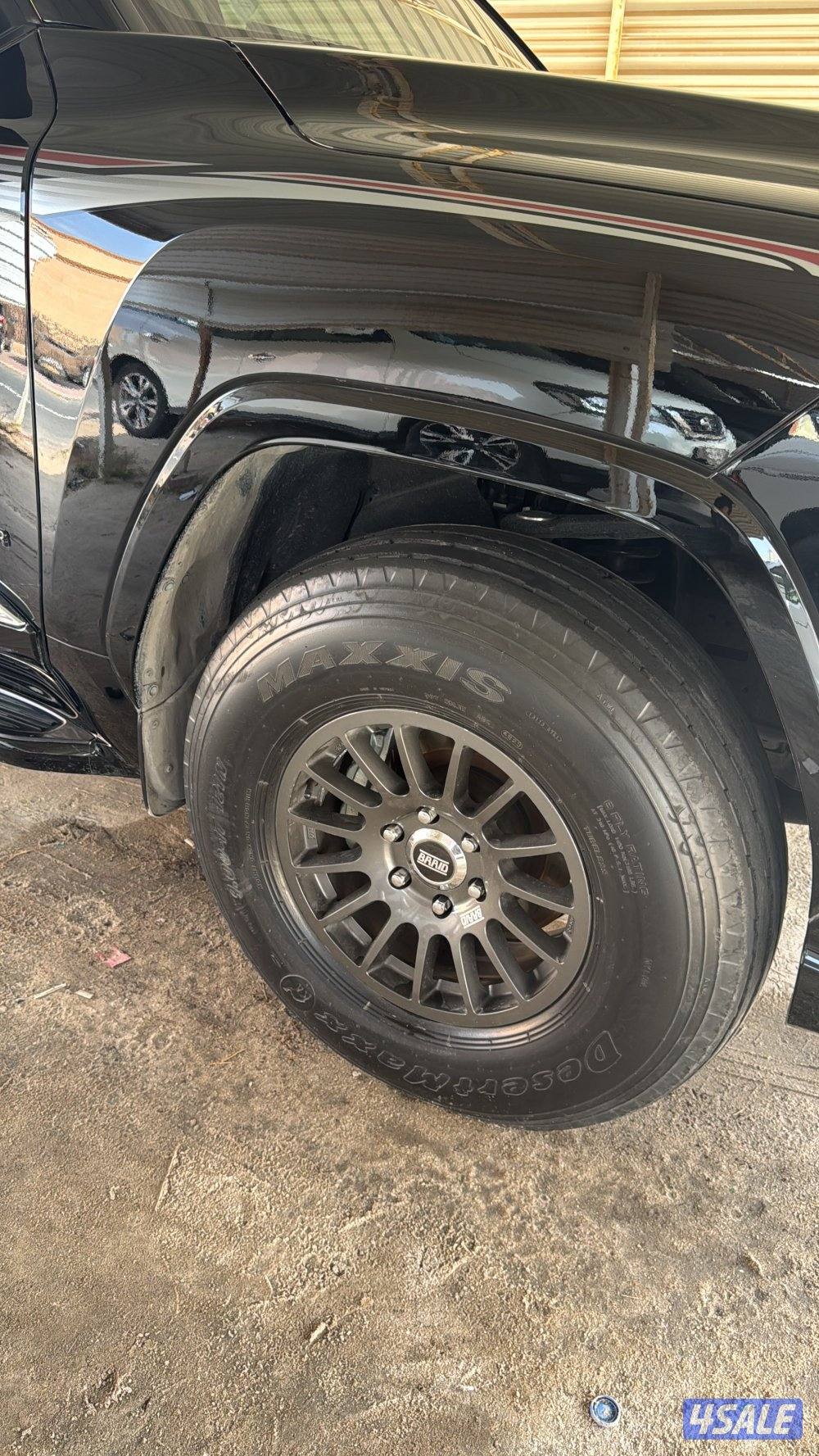 للبيع رنقات برايد درجة اولى ٦ براغي مع تواير بوالين ماكسس ٩٠٠/١٧ نظاف2