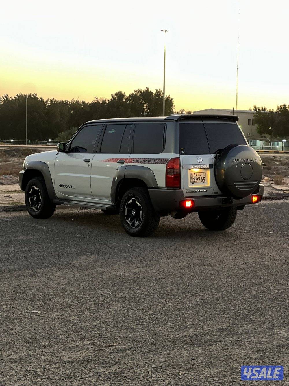 للبيع سوبر سفاري 2021 ماشي 115الف فقط0