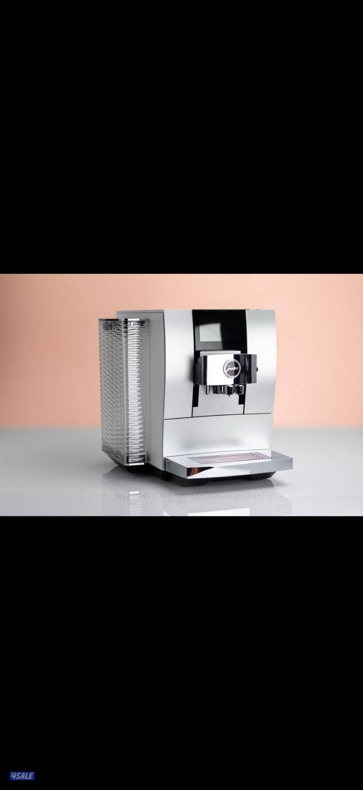 ماكينة جورا z10 قهوة ب930 د.ك وأريد بيعها ب700 جديدة غير مستخدمة تماما0